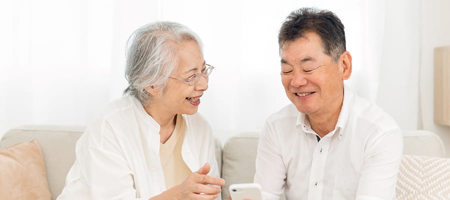 老夫婦の会話の写真